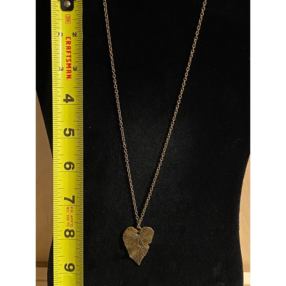 Vintage Brass Leaf Pendant Necklace With Lobster Clasp - Picture 4 of 4